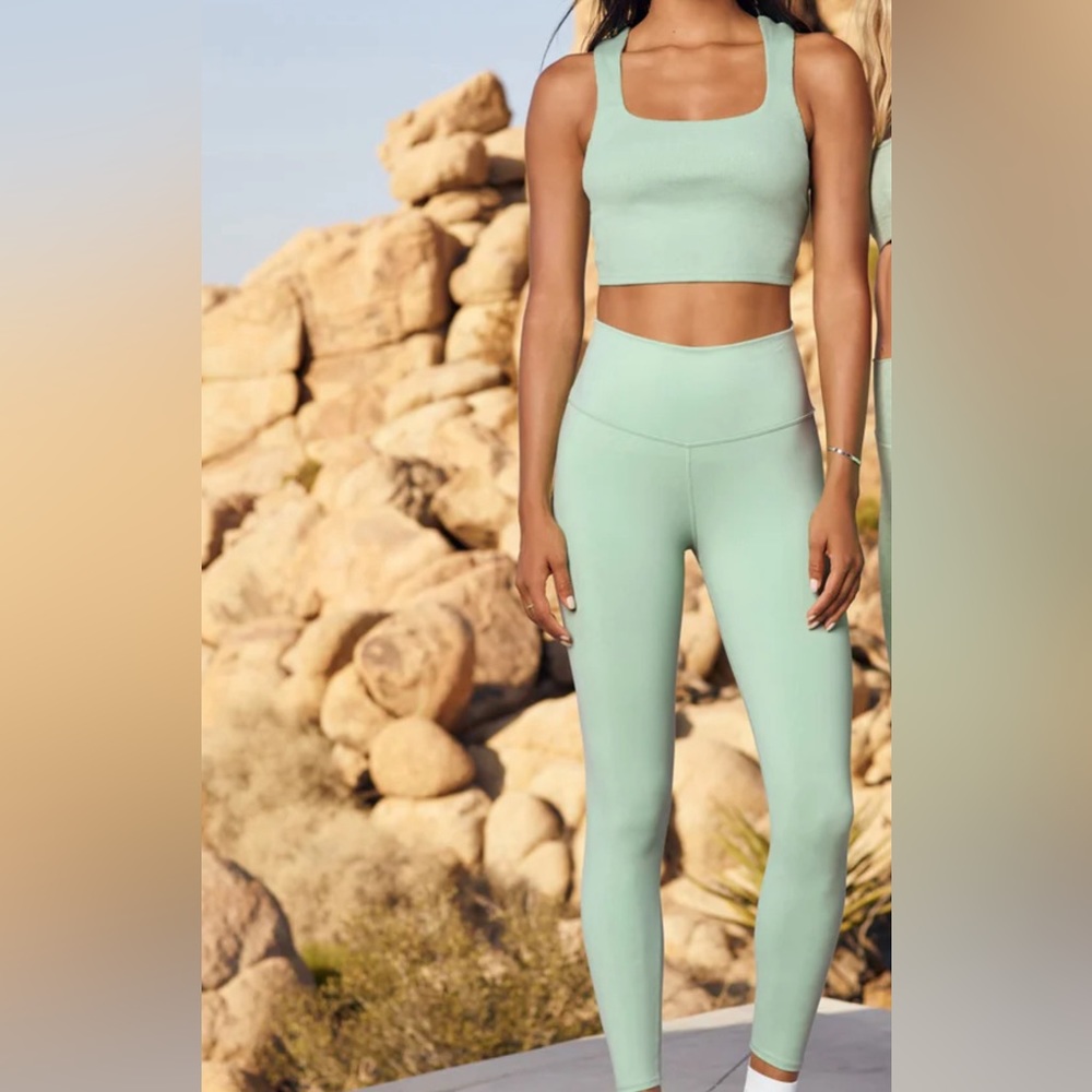 Alo Yoga Set